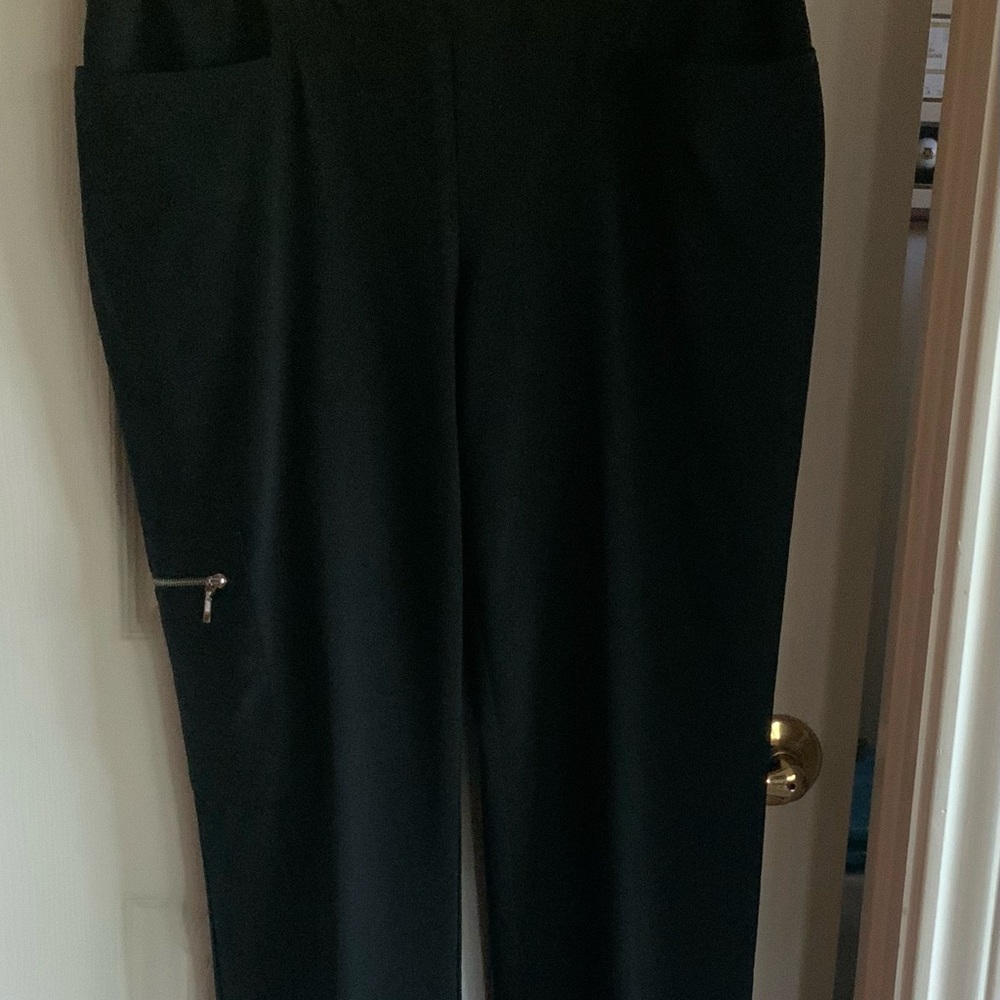 Chico’s - Weekends Casual Pull-on Pants Sz 1 Regular